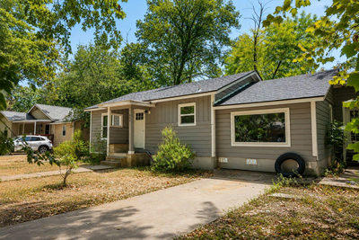 800 Barbara Dr — photo 2