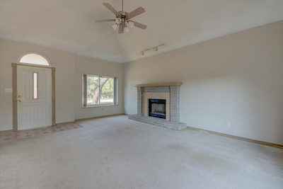 9402 Claxton Dr — photo 4