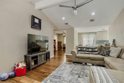600 Live Oak Dr — photo 4