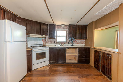 204 Regina Dr — photo 2