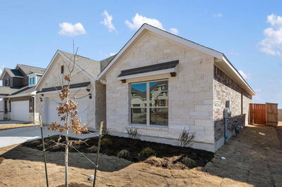 540 Redding Way — photo 2
