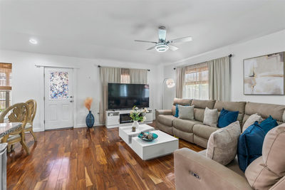 13701 Harrisglenn Dr — photo 3