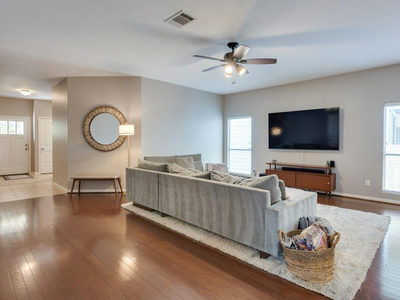 2404 INDEPENDENCE Dr — photo 3