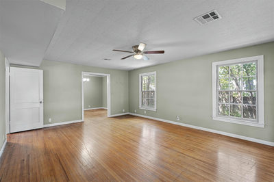1121 Lexington St — photo 4