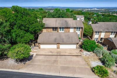 706-A Clayton Nolen Dr — photo 2