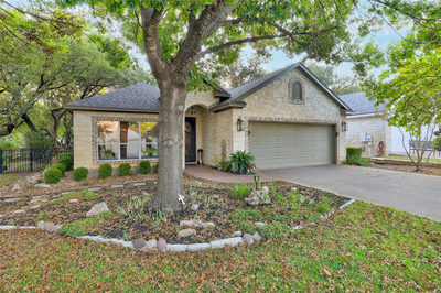 111 Brazos Dr — photo 3