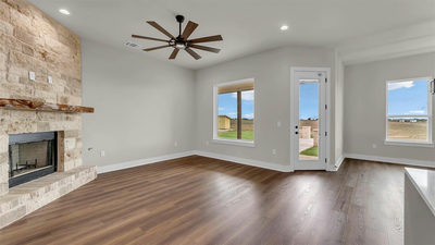 379 Prairie Point Dr — photo 4
