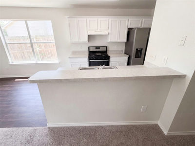 1555 Parkfield Cir — photo 2