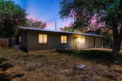 8518 Brookfield Dr — photo 3