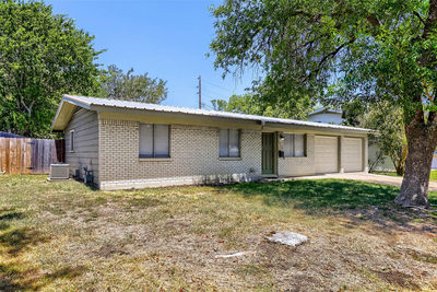 8518 Brookfield Dr — photo 2