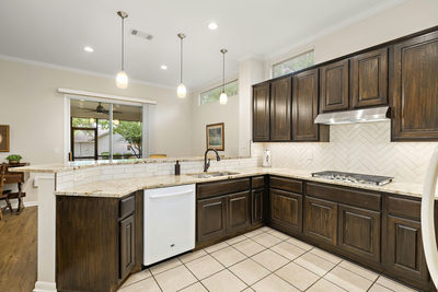 111 Elderberry St — photo 3