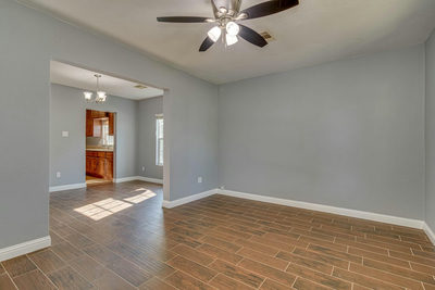 219 E Davilla St — photo 4