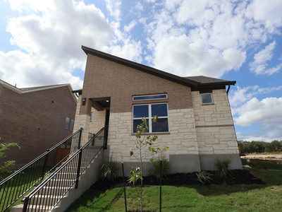 771 Clarissa St — photo 2