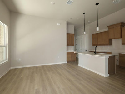 771 Clarissa St — photo 2