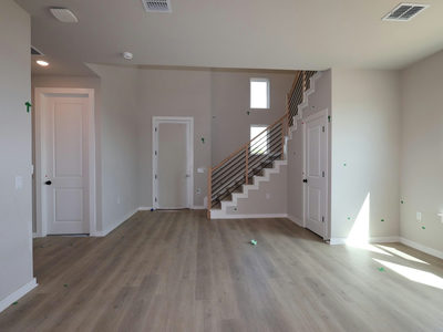761 Clarissa St — photo 2
