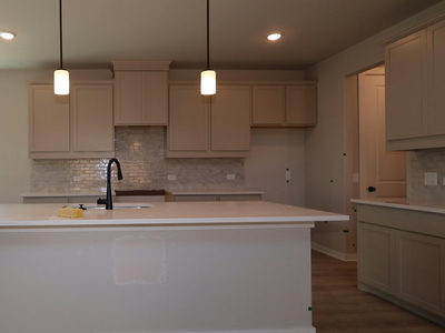761 Clarissa St — photo 4