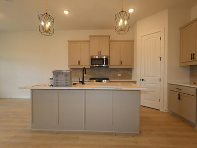 124 Leland Ave — photo 5