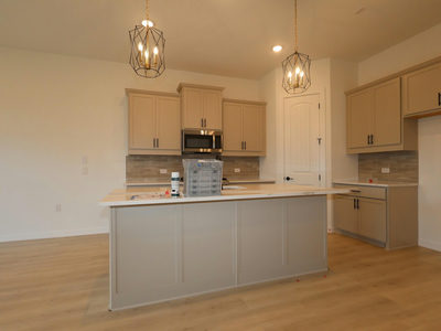 124 Leland Ave — photo 4
