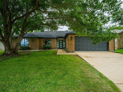 416 Spyglass St — photo 2
