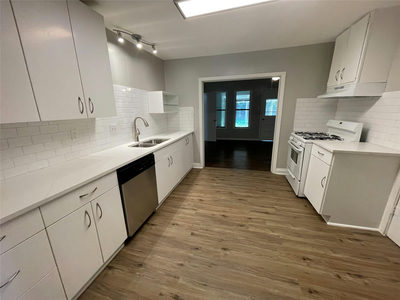 607 N Main St — photo 4