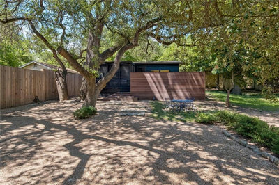 503 E Live Oak St — photo 4