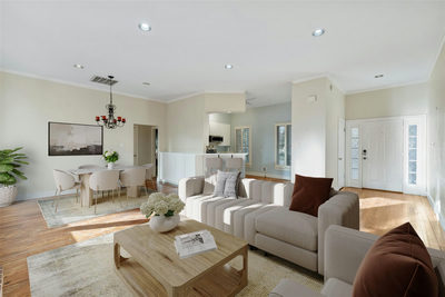 1105 Victoria St — photo 2