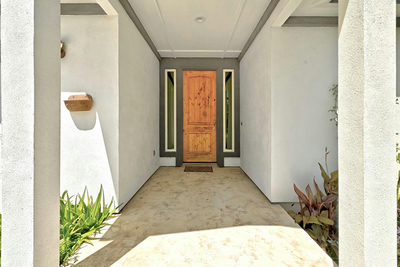 210 Tahitian Drive Dr — photo 2