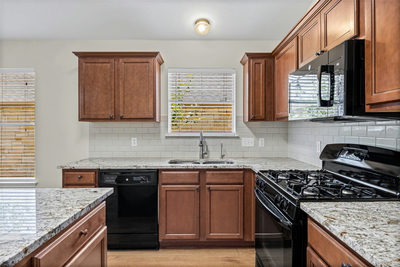 11917 Buzz Schneider Ln — photo 4