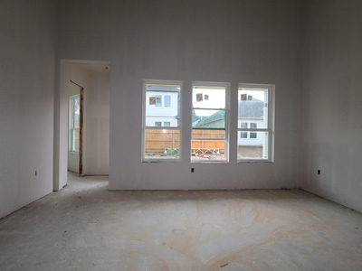 13215 Keefer Dr — photo 2
