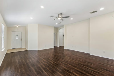 505 Washington Square Dr — photo 3