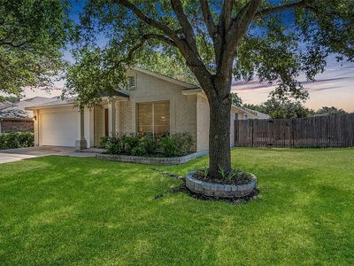 16601 Jadestone Dr — photo 2