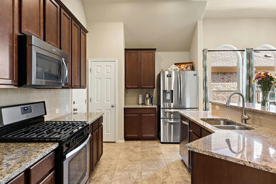 644 Peregrine Way — photo 3