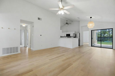 2003 James Pl — photo 4