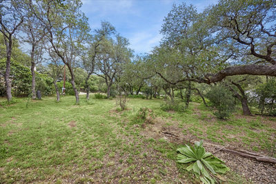180 Donna Dr — photo 2