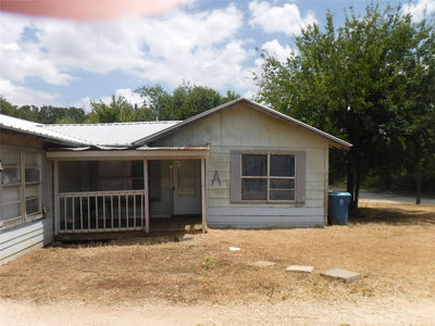 310 Houston St — photo 2
