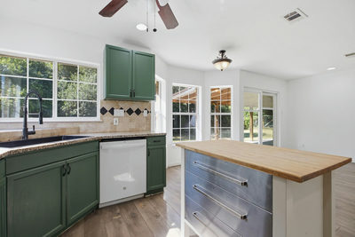 703 Post Oak Cir — photo 4
