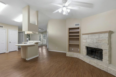 6804 N Capital Of Texas Hwy #422 — photo 2