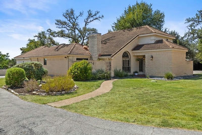 124 Lakeway Dr — photo 3