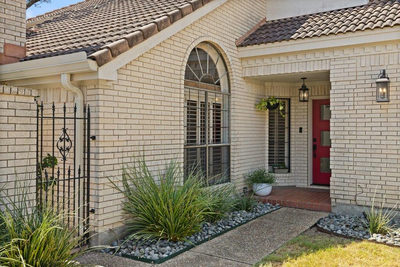 124 Lakeway Dr — photo 5