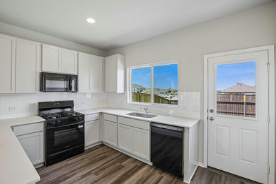 5600 San Pietro Dr — photo 5