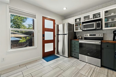 835 E Oltorf St — photo 4