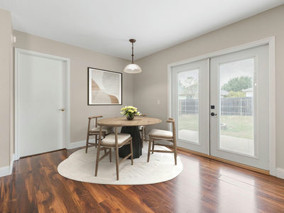 5220 Hutchinson Dr — photo 2