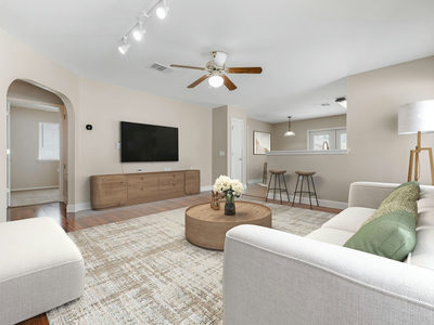 5220 Hutchinson Dr — photo 2
