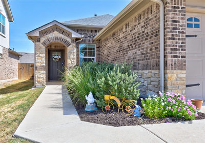304 Dubina Ave — photo 2