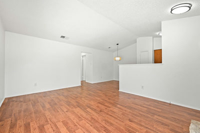 3221 Darnell Dr — photo 3