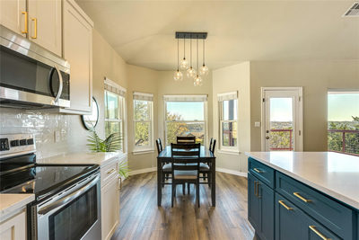 330 Southwind Rd — photo 3
