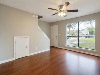 112 Hillside Cv — photo 2