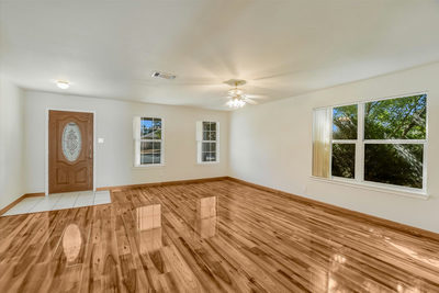 1901 Carriage Hills Trl — photo 2