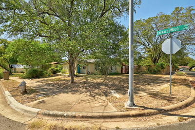 905 Emerald Wood Dr — photo 4