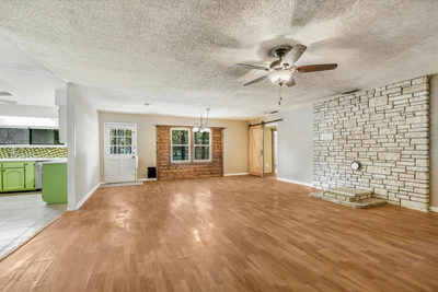 2808 Kings Circle Dr — photo 2